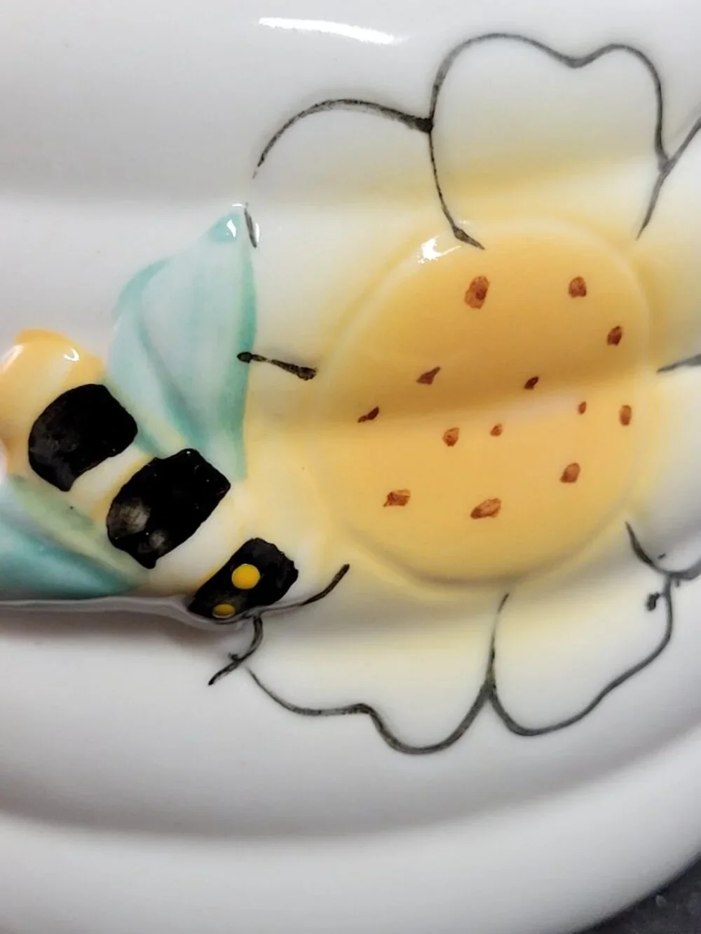 Shonfeld's Honeycomb Set + Stirrer, 3D Honey Jar w Flower + Bumblebee Design, 5